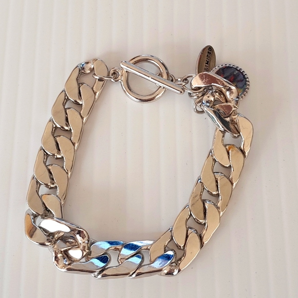 The Limited Silver Link Bracelet with Toggle Clasp - Picture 5 of 7